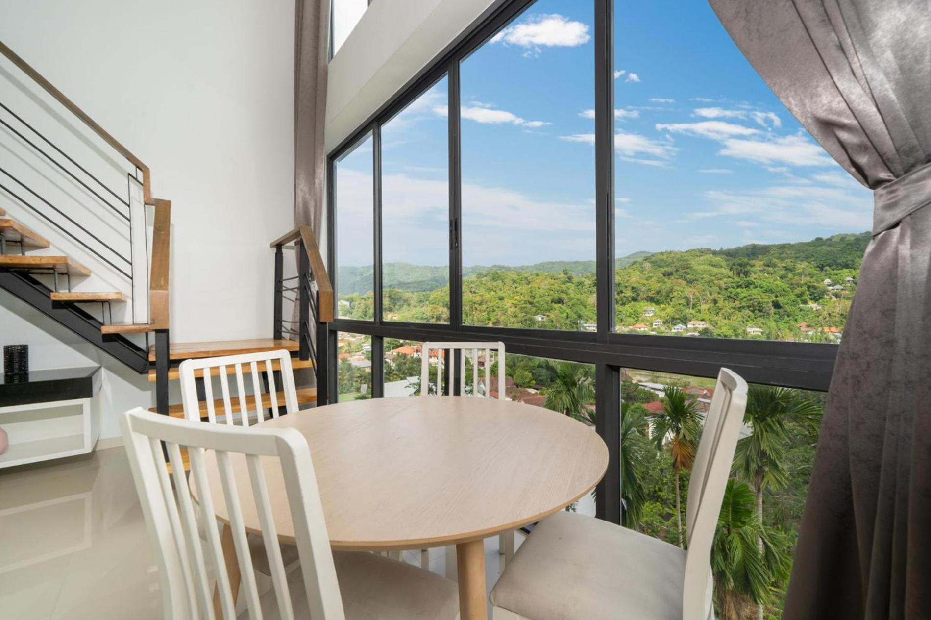 Apartment Deluxe At Icon Park By Lofty Strand Kamala